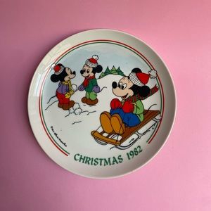 Mickey Mouse Christmas collector's plate